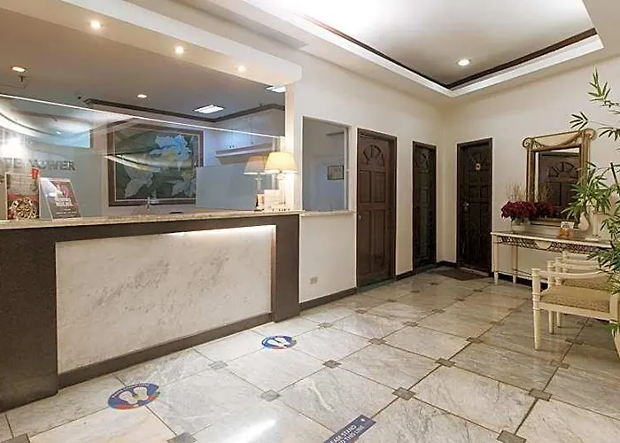 Sunette Tower Makati فندق *