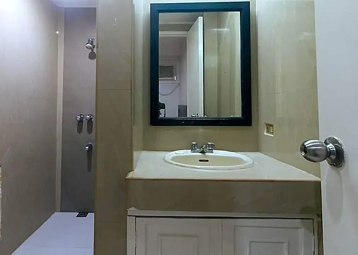 Sunette Tower Makati * مانيلا